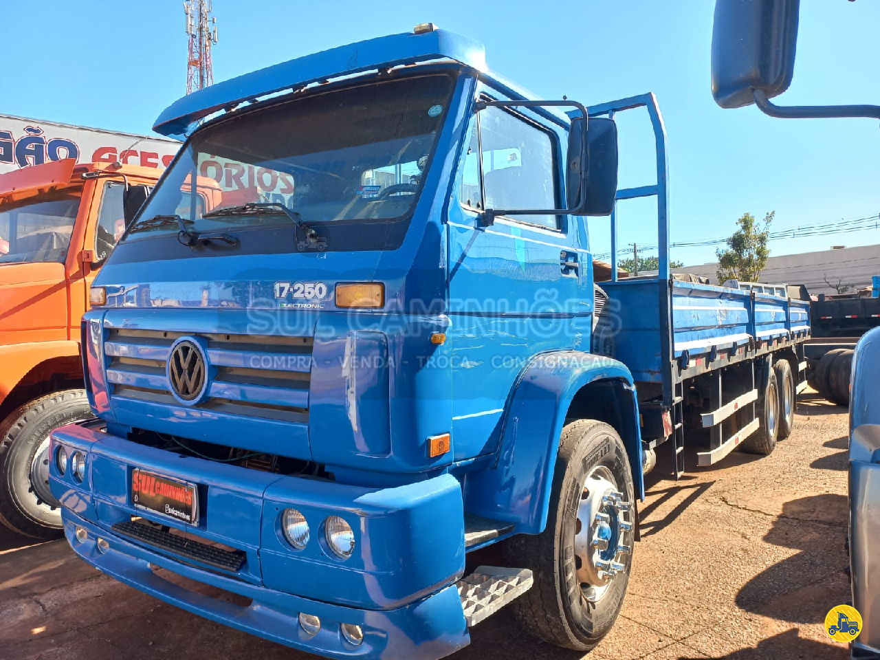 CAMINHAO VOLKSWAGEN VW 17250 Carga Seca Truck 6x2 Sul Caminhões MARINGA PARANÁ PR